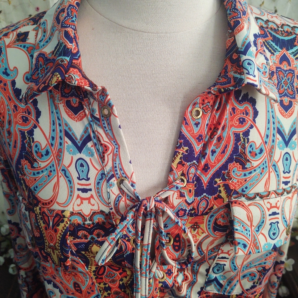 BCBG MaxAzria Paisley Top - Picture 2 of 13